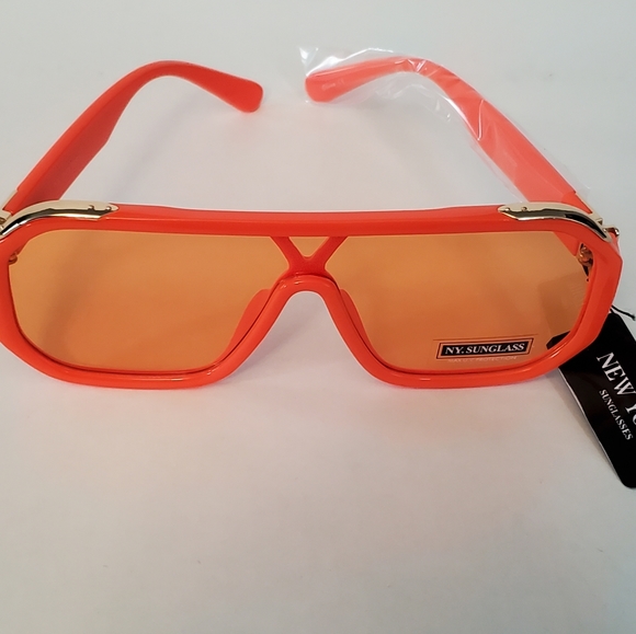 NY Sunglasses - Picture 5 of 9